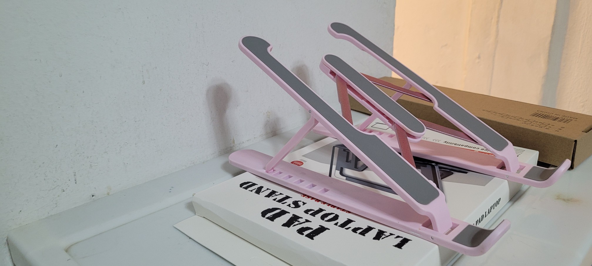 computadoras y laptops - Ajustable base para laptop o Table nueva 0
