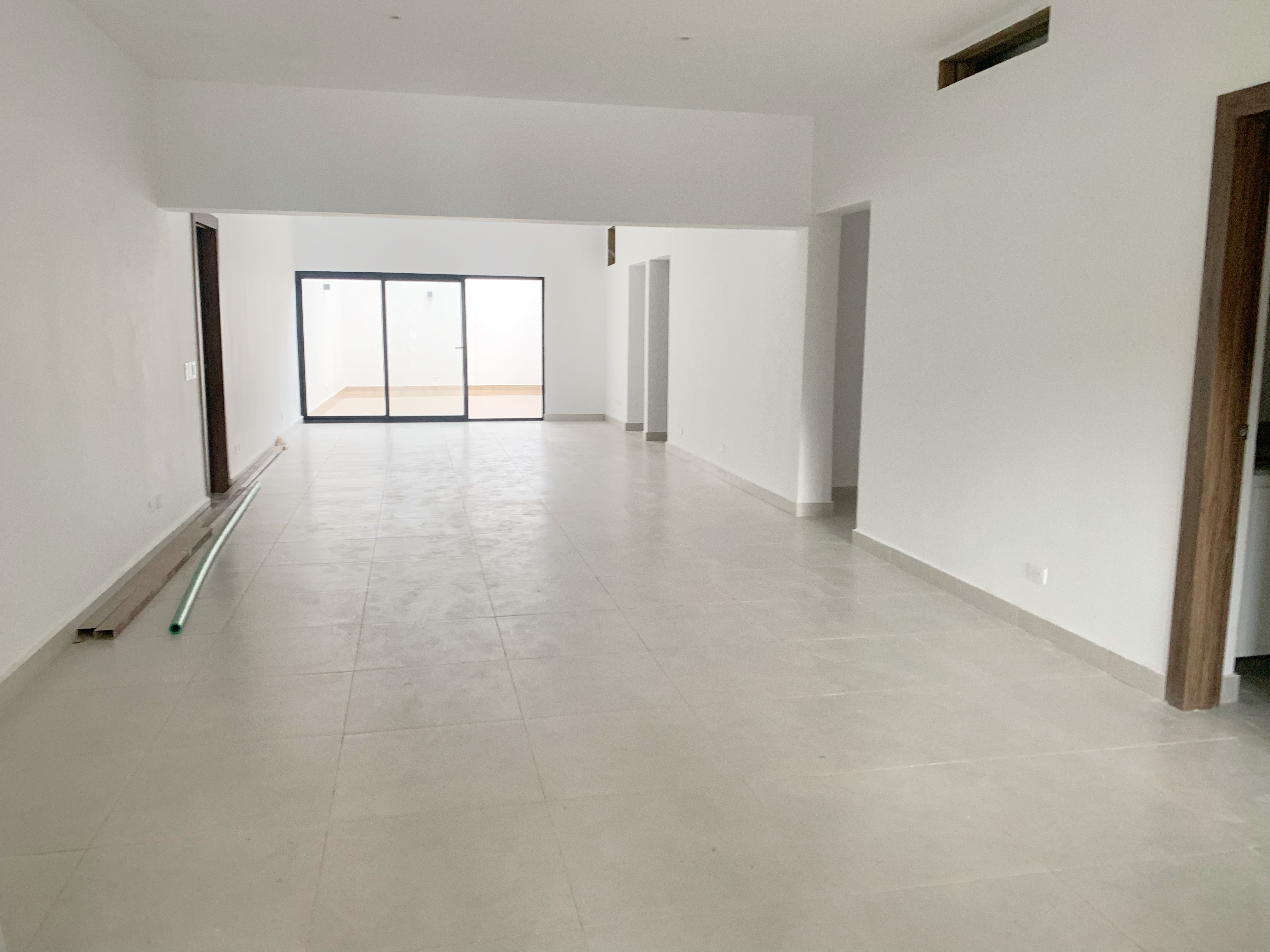 oficinas y locales comerciales - Local en primer nivel  4