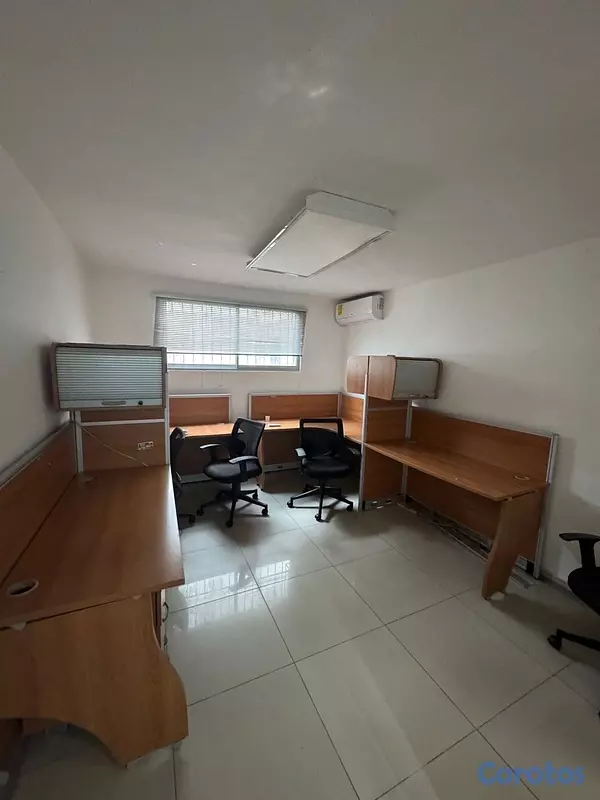 oficinas y locales comerciales - alquiló edificio la Esperilla dos niveles 4 parqueos 4 oficina dos baños 200 mtr 10