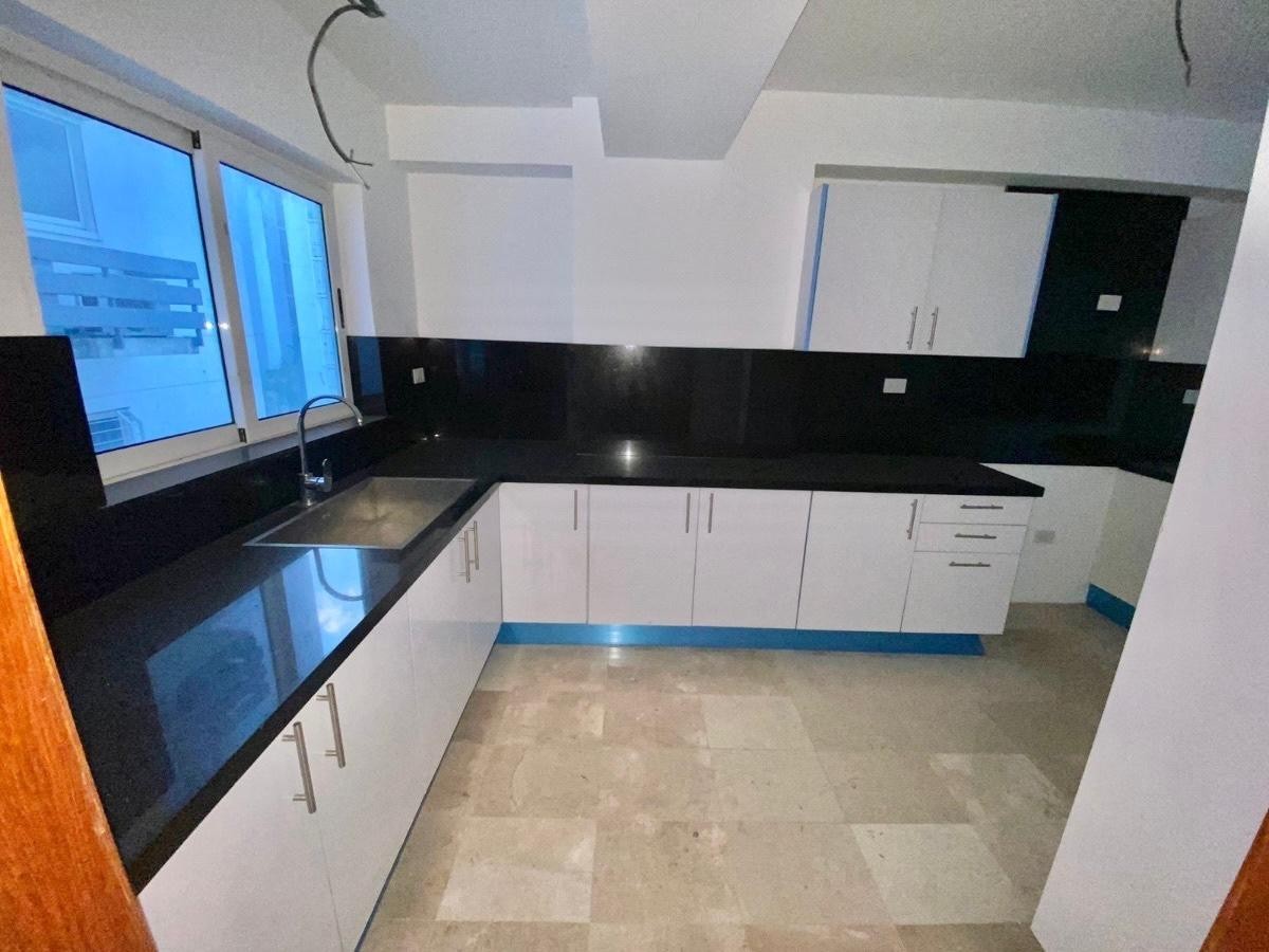 apartamentos - Apartamento en Venta
SERRALLÉS 
USD 270,000.00
Mantenimiento: RD$10,000.00

 0