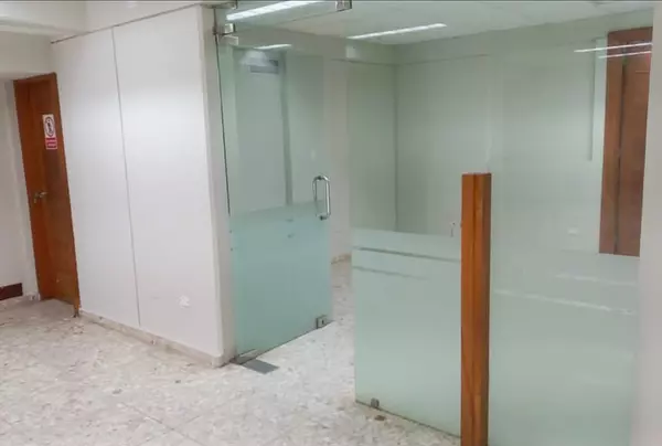 oficinas y locales comerciales - Local en Piantini  5