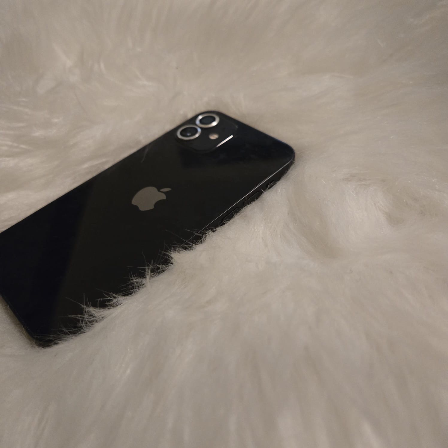 celulares y tabletas - iPhone 12 tiene que ponerle turbo sim para poder activarlo y la bacteria está 79 2