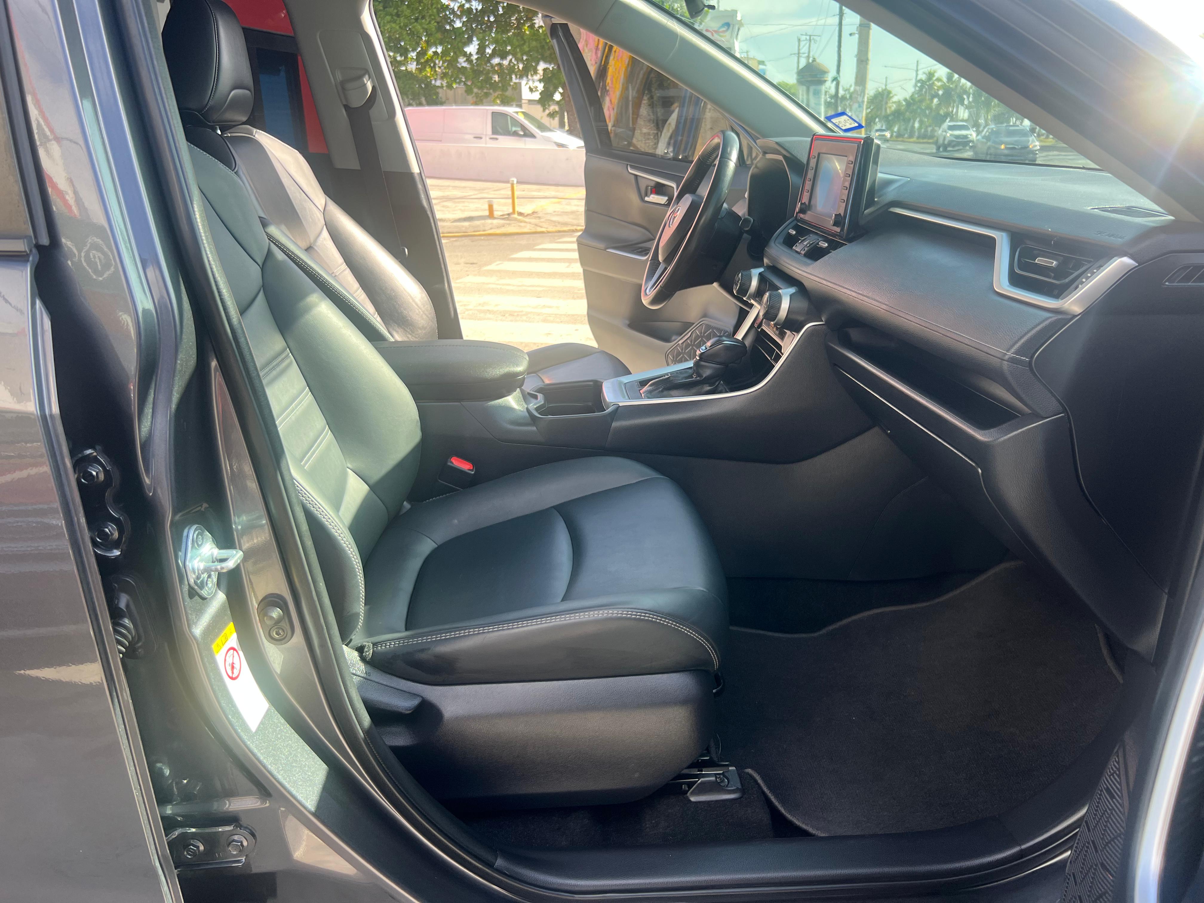 jeepetas y camionetas - Toyota RAV4 XLE Premium 2019 1