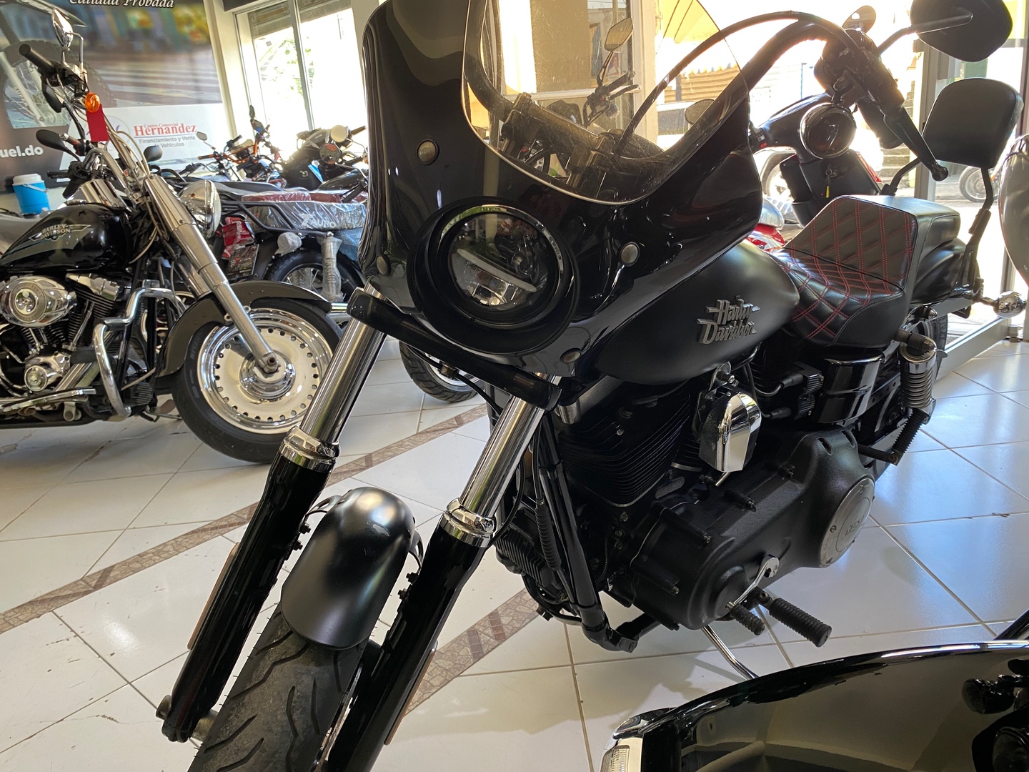 motores y pasolas - Harley Davidson Dyna Street Bob año 2015 3
