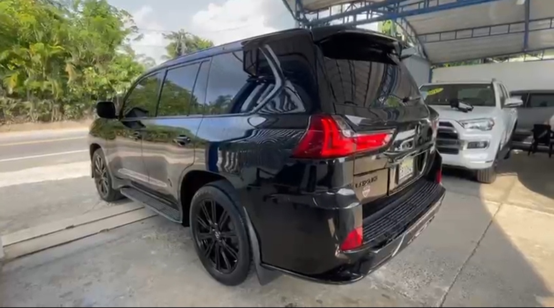 jeepetas y camionetas - 2021 Lexus LX 570 3