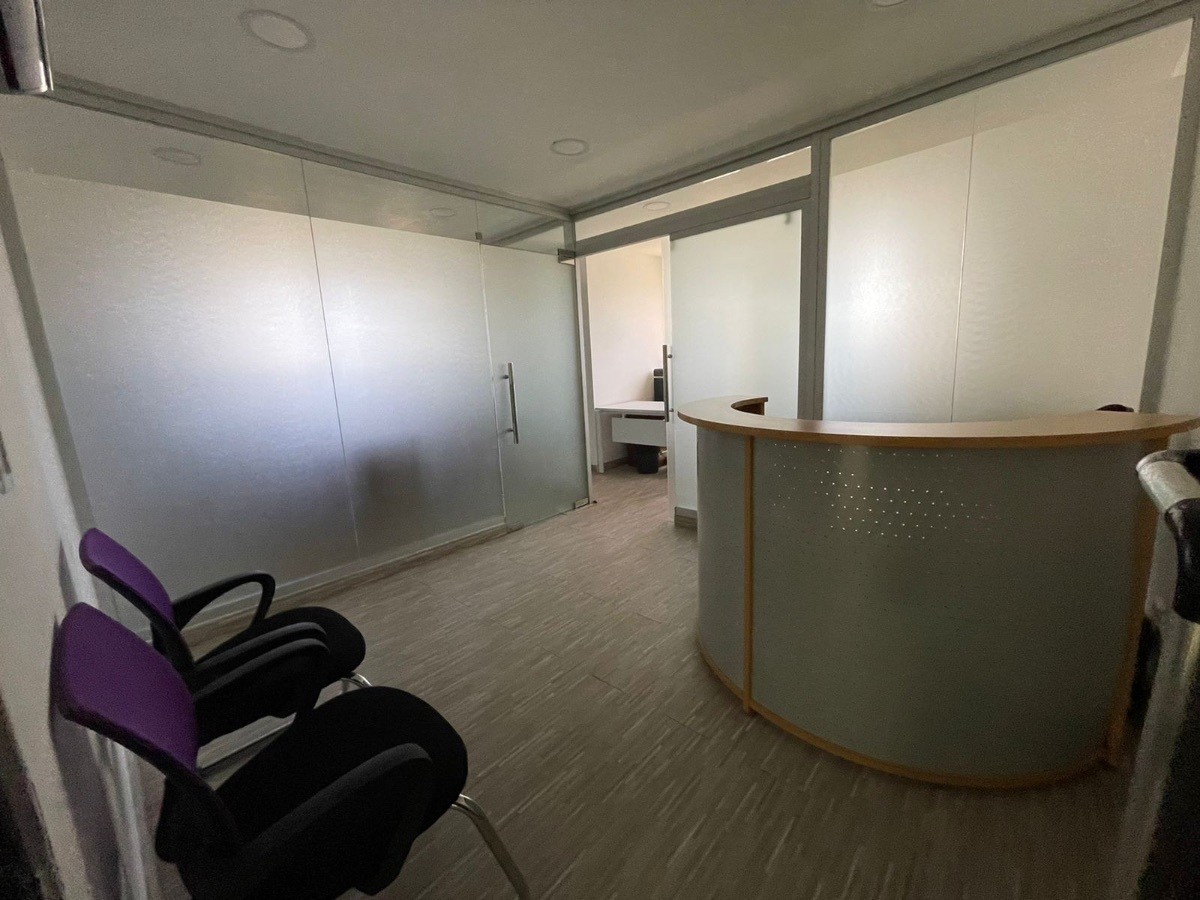 oficinas y locales comerciales - 🔵 Alquilo local para oficina en Naco amueblado 