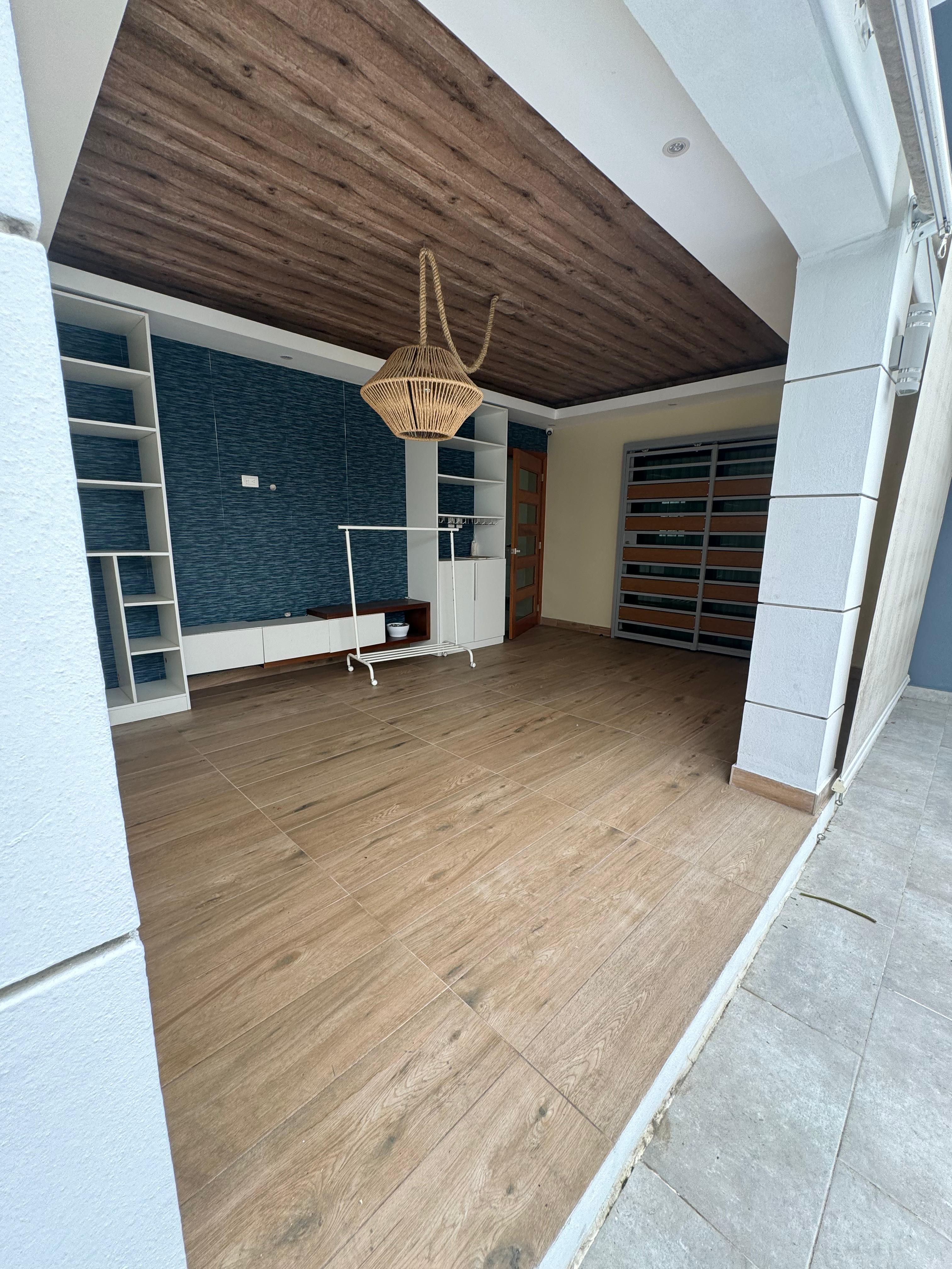 casas - Vendo hermosa casa en Arroyo Hondo 3ro  8