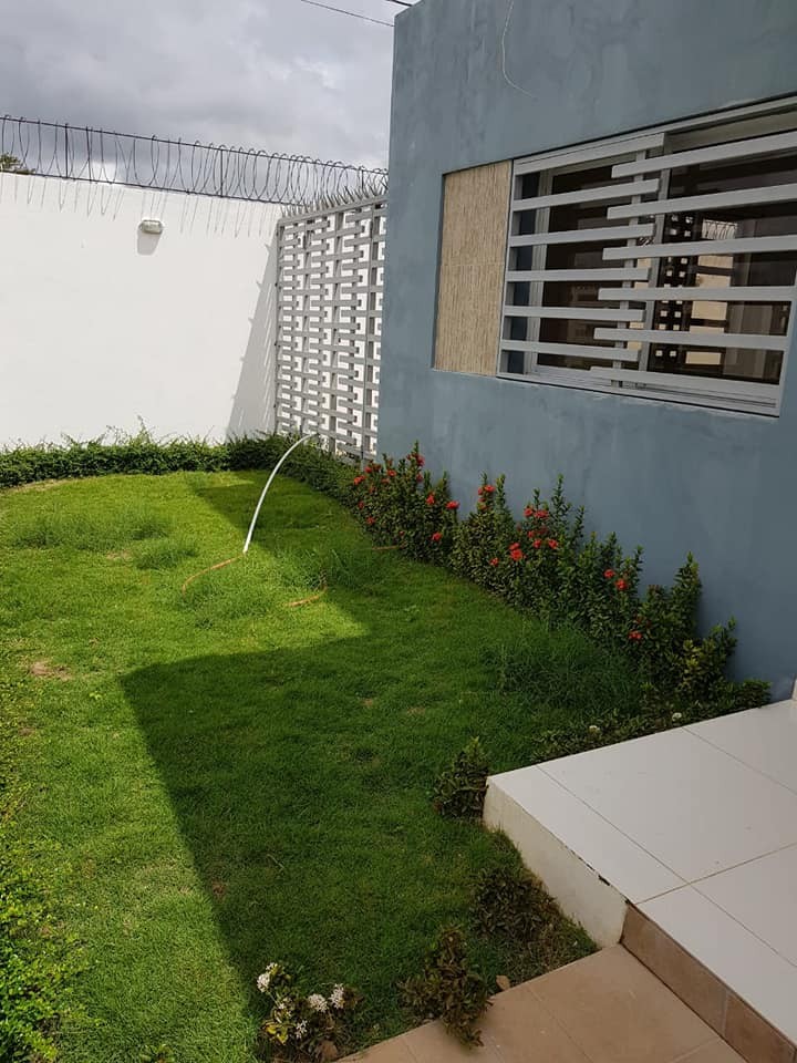 casas - SE VENDE  ESTA CASA  NUEVA CON TEMINACION DE PRIMERA/ UBICACIÓN PRIV 9