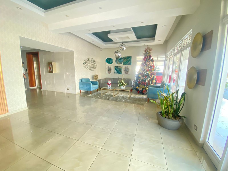 apartamentos - Amplio apartamento en Cacicazgos 187 metros, TOTALMENTE AMUEBLADO US$250,000
 2