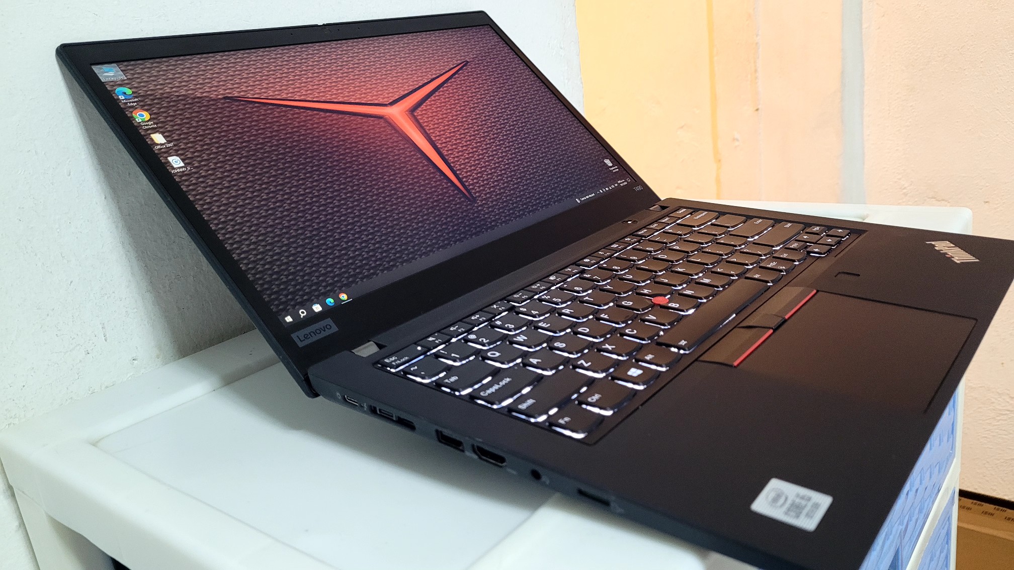 computadoras y laptops - Lenovo Slim T490 14 Pulg Core i5 8va Gen Ram 16gb ddr4 Disco 256gb Video 8gb 1