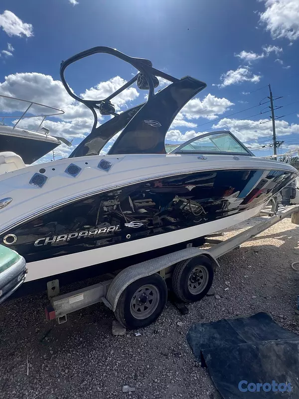 botes - bote chaparral 26 pie 4
