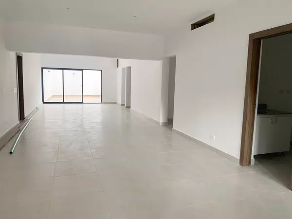 oficinas y locales comerciales - Local en primer nivel  6