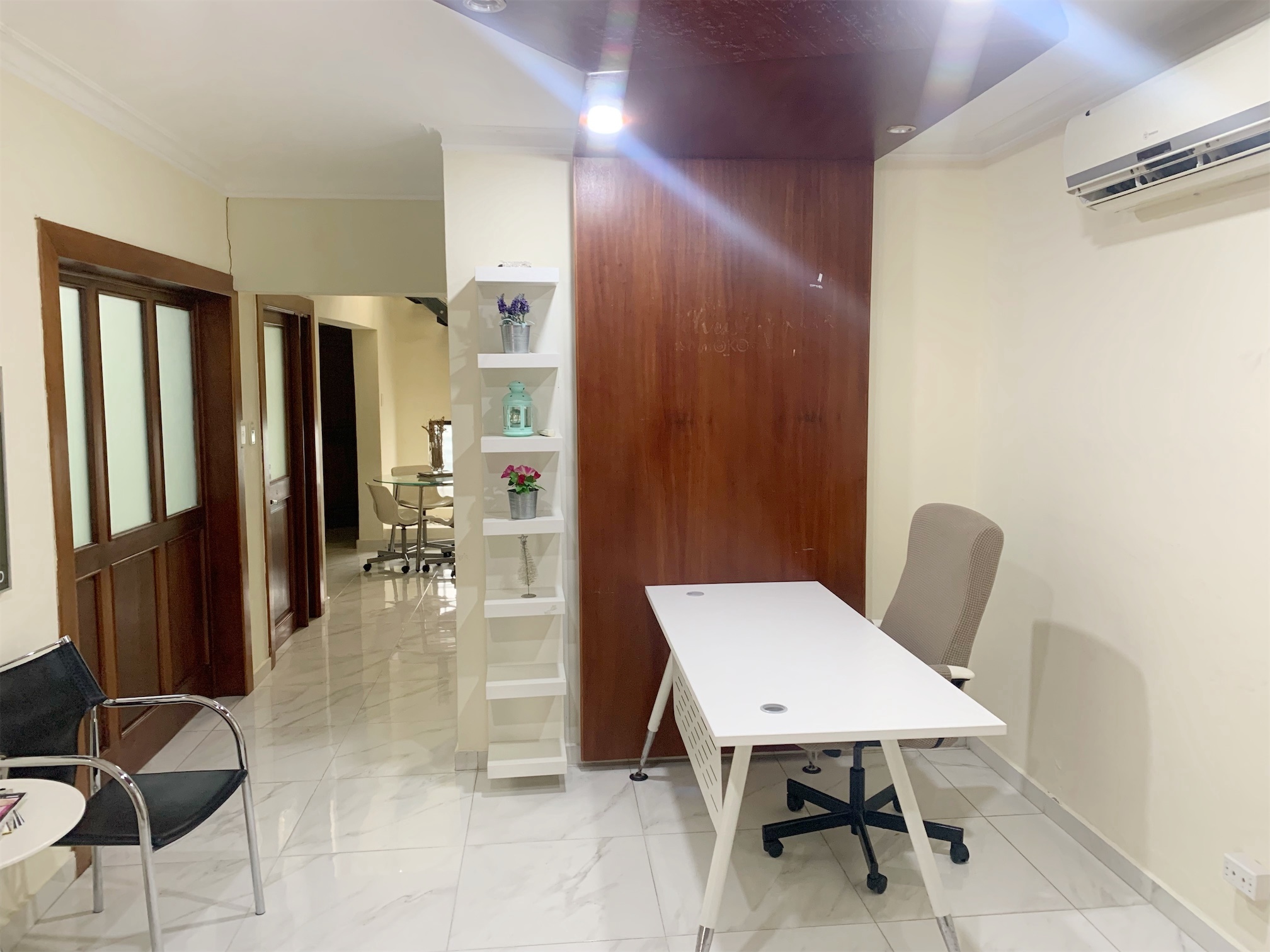 oficinas y locales comerciales - Propiedad alquiler amoblada  1
