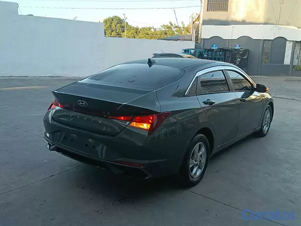 carros - HYUNDAI AVANTE 2021 GRIS OSCURO 2