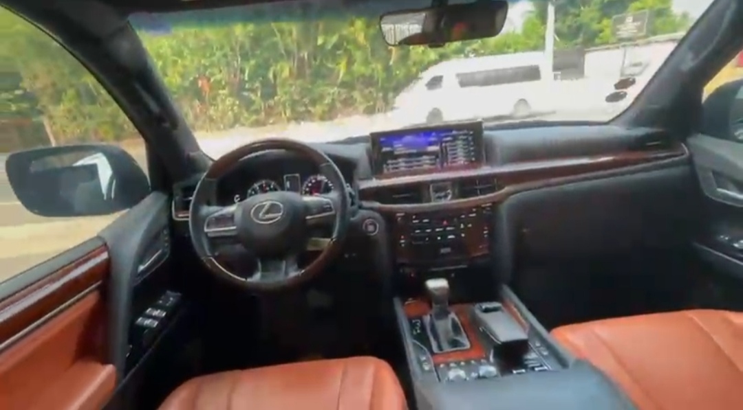 jeepetas y camionetas - 2021 Lexus LX 570 4