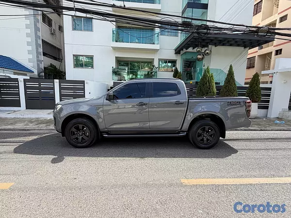 jeepetas y camionetas - Isuzu D-Max  Lse 3.0 TD Hi-Power (2026)  10
