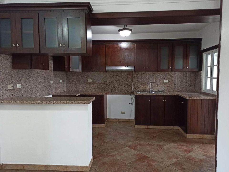 apartamentos - 📍 Vendo Apartamento Ensanche Ozama, Santo Domingo Este.

3 habitaciones 
3 baño 2