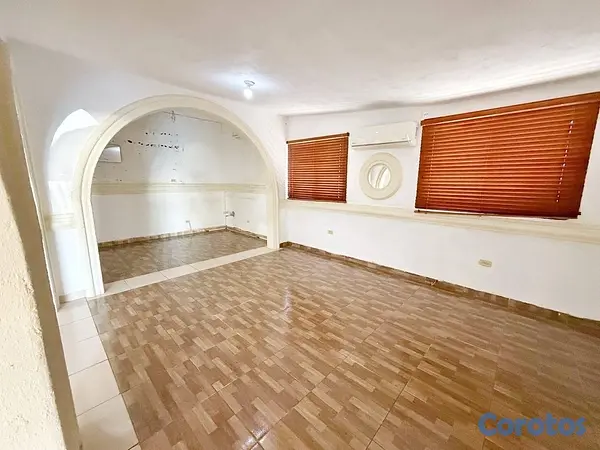 oficinas y locales comerciales - Local en venta próximo a Av. Independencia.
 4
