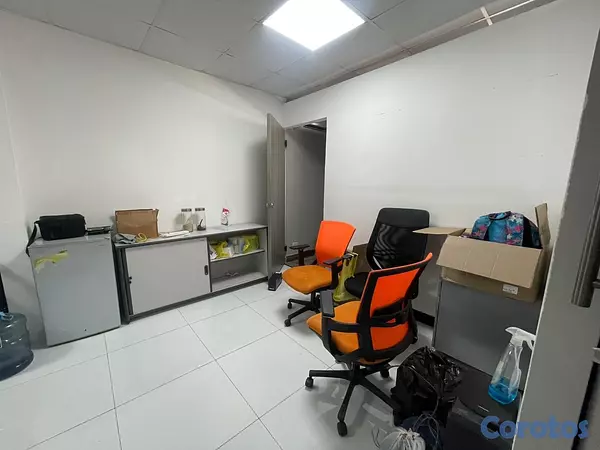 oficinas y locales comerciales - Local en Primer nivel céntrico  5