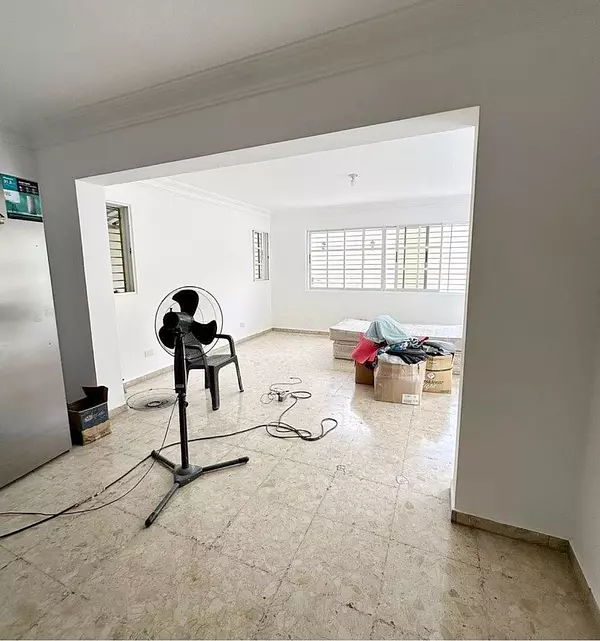 casas - Propiedad comercial céntrica  6