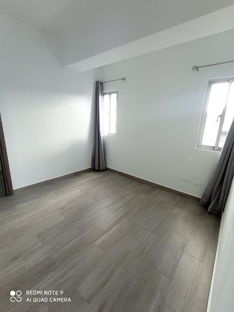 apartamentos - Apartamento en alquiler con línea blanca en Evaristo Morales. de 62 MT2 9