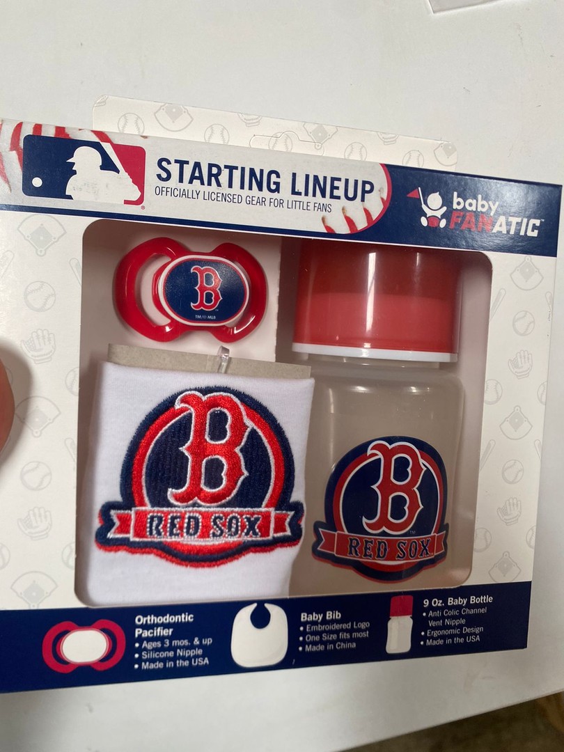 accesorios - Set de Babero, Bobo, y Biberón ambientado en el equipo de los Red Sox.