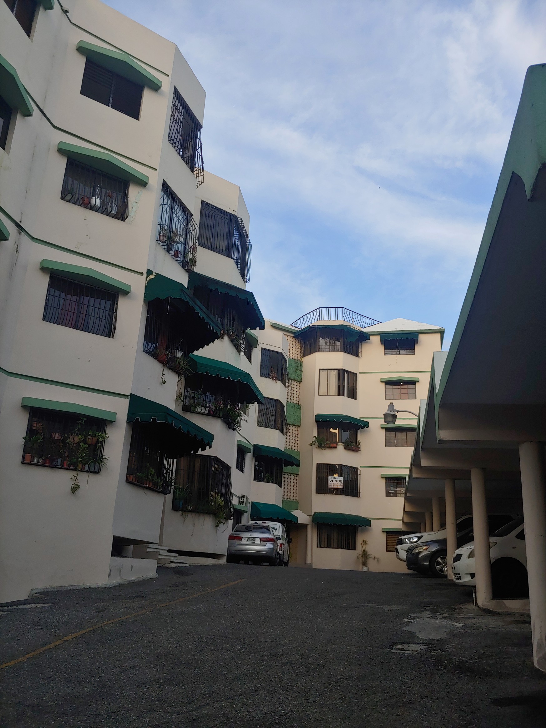 apartamentos - Amplio apartamento en Cuesta Hermosa I, Arroyo Hondo