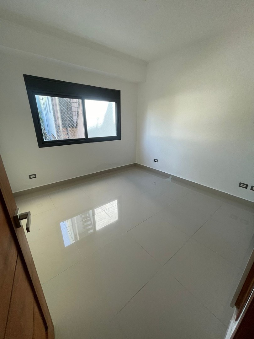 apartamentos - ALQUILO Apartamento 2do Piso Con Ascensor En Las Praderas
-  155Mt2
-  3 Hab 1