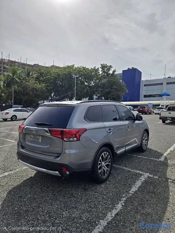 jeepetas y camionetas - Mitsubishi outlander  5