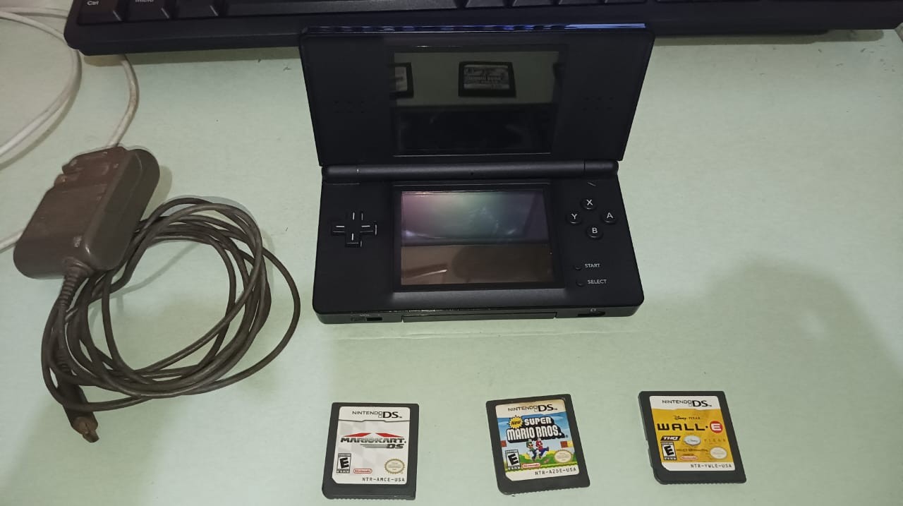 consolas y videojuegos - Nintendo DS en buenas condiciones + 4 juegos 3