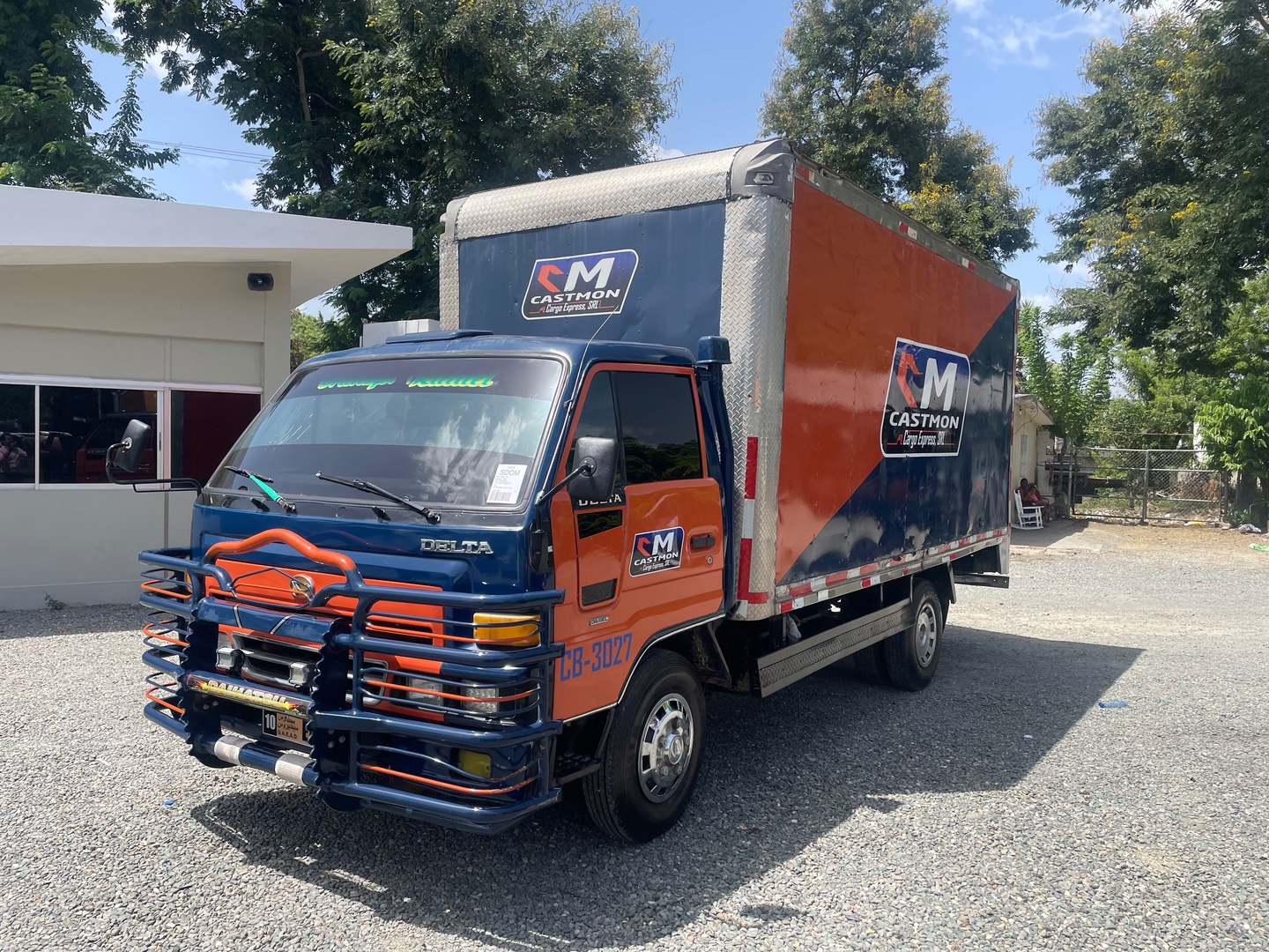 camiones y vehiculos pesados - Camión Daihatsu 2001 ancho $700,000