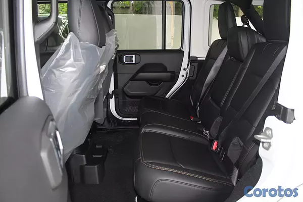 jeepetas y camionetas - Jeep Wrangler Unlimited Sahara 6