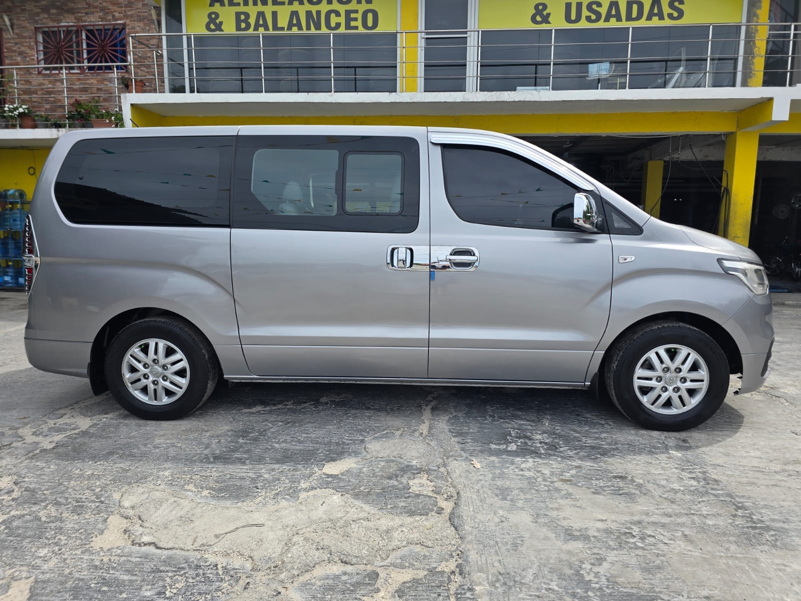 jeepetas y camionetas - hiunday starex 2019 7