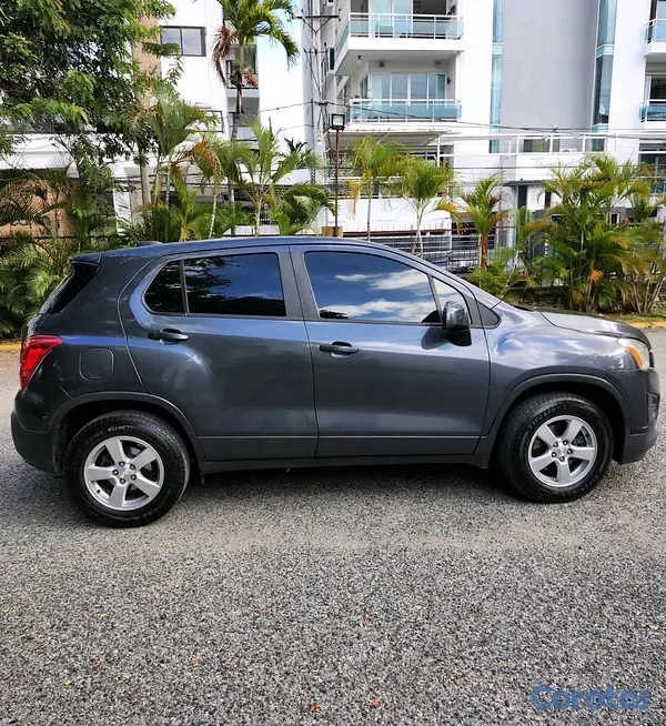 jeepetas y camionetas - Hermosa Chevrolet Trax LS 4