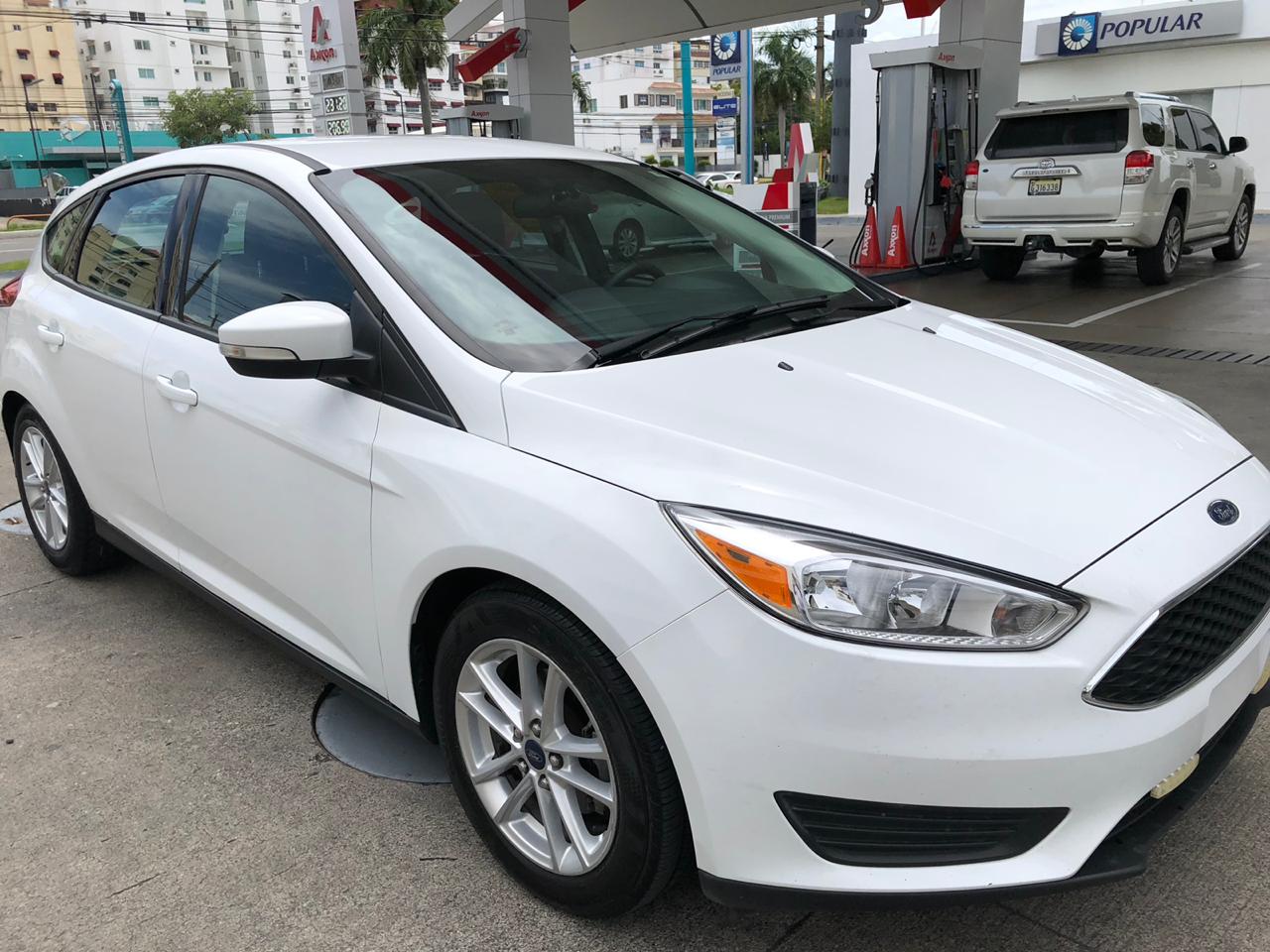 carros - Ford Focus hatchback SE 2016
