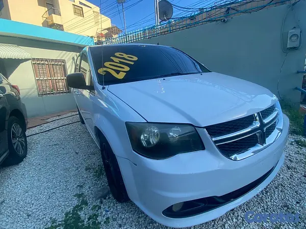 jeepetas y camionetas - DODGE GRAND CARAVAN SXT 2018 4