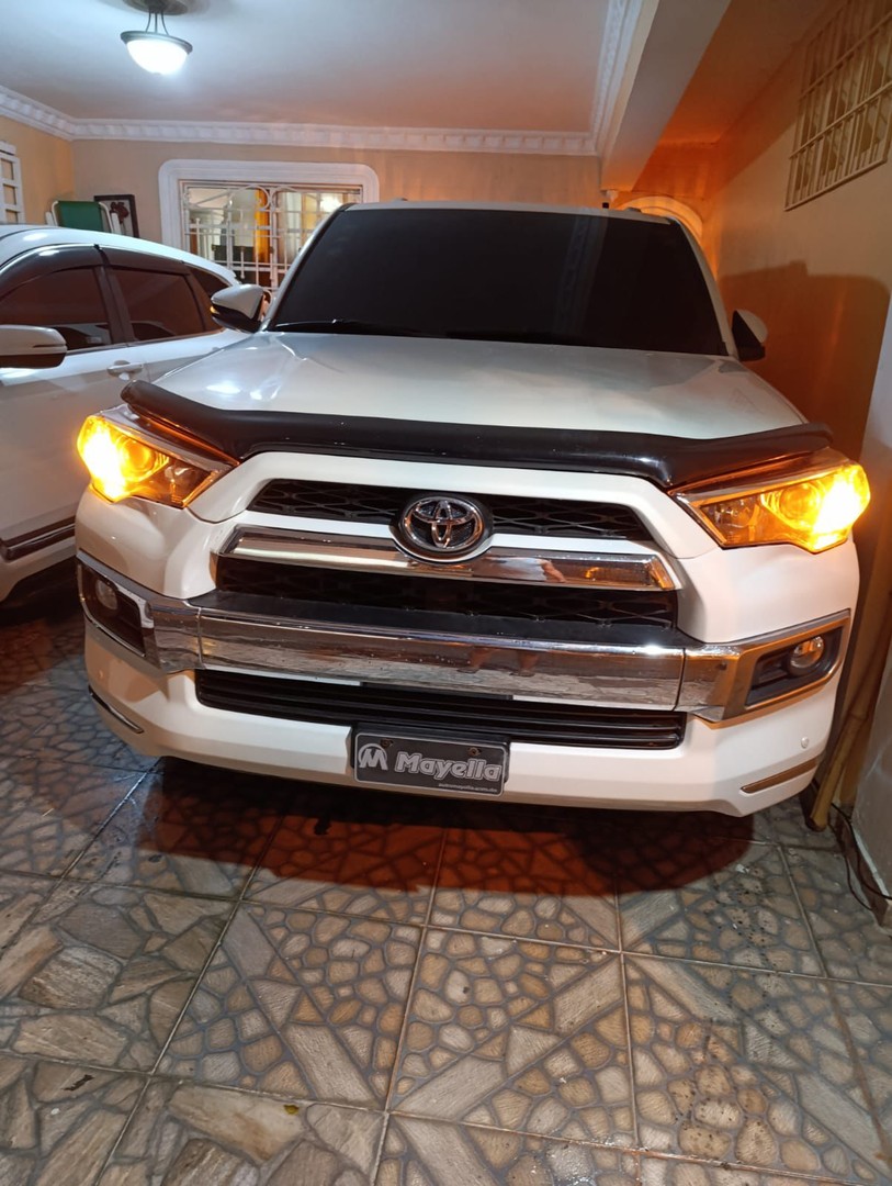 jeepetas y camionetas - Toyota 4 Runner Limited 2014