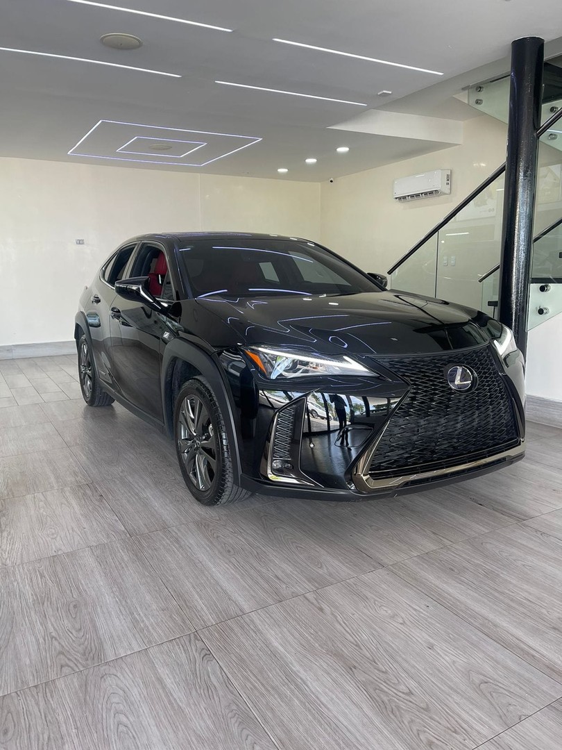 jeepetas y camionetas - Lexus UX250 híbrida 2022 nuevaaa
