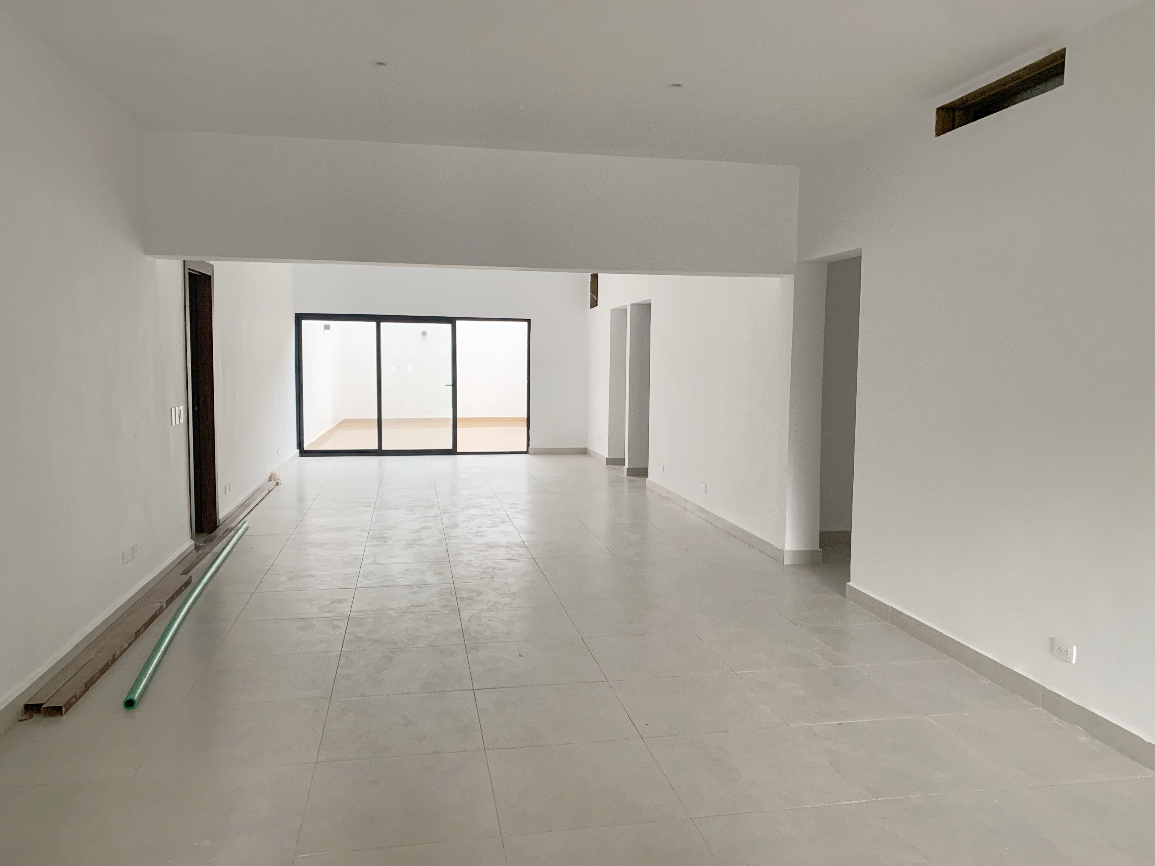 oficinas y locales comerciales - Local en primer nivel  9