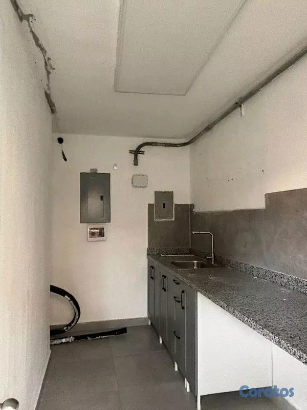casas - Alquiler de Casa comercial en Los Prados  8