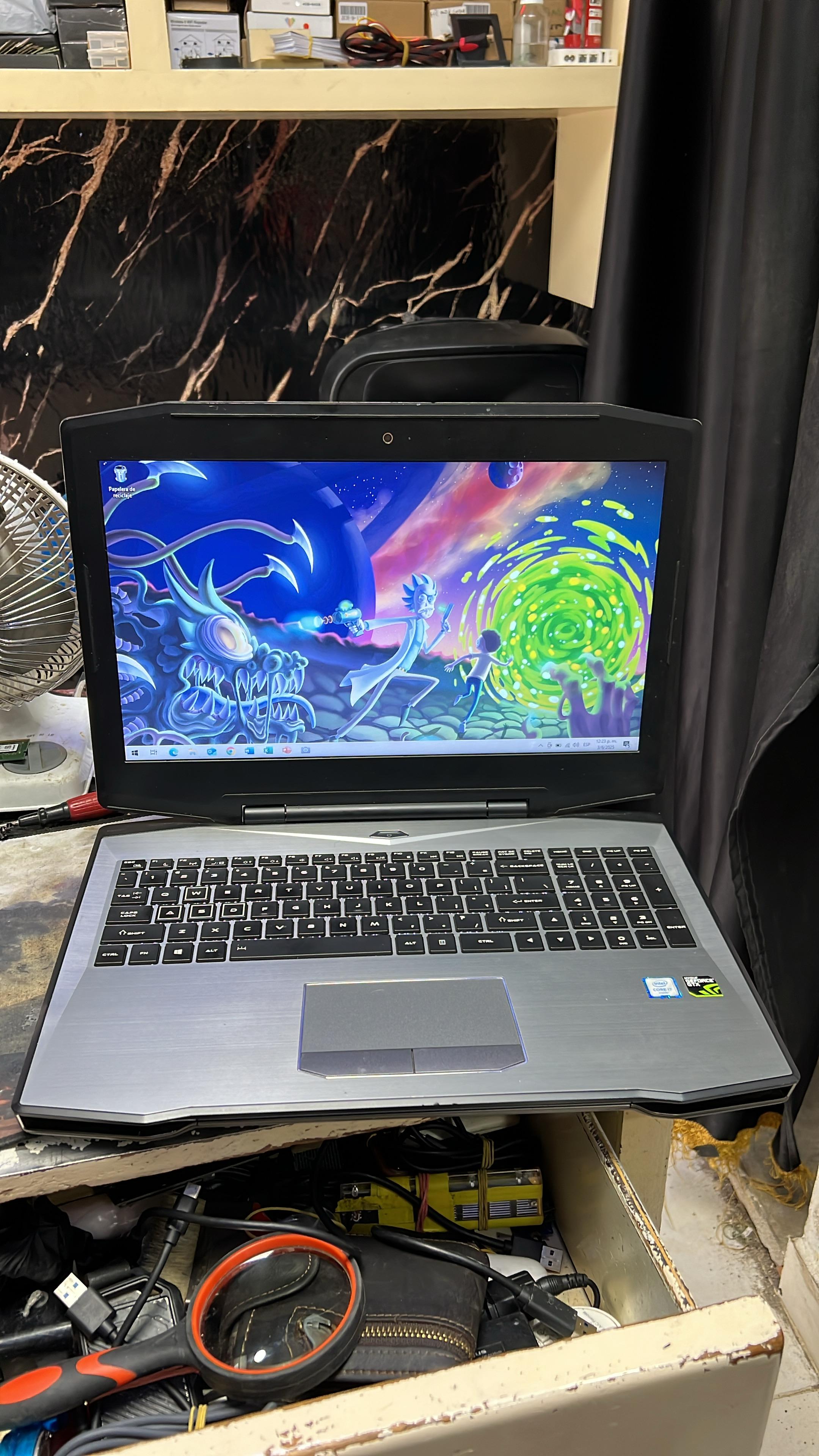 computadoras y laptops - Laptop Gaming ThunderRobot 911k Intel i7-6700HQ 2