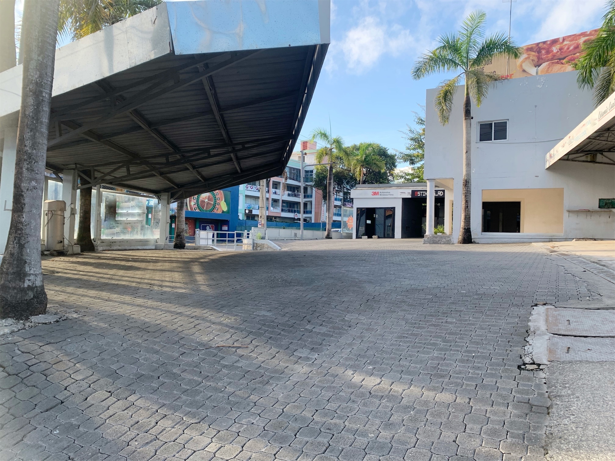 oficinas y locales comerciales - De oportunidad esquinero en arroyo hondo 2