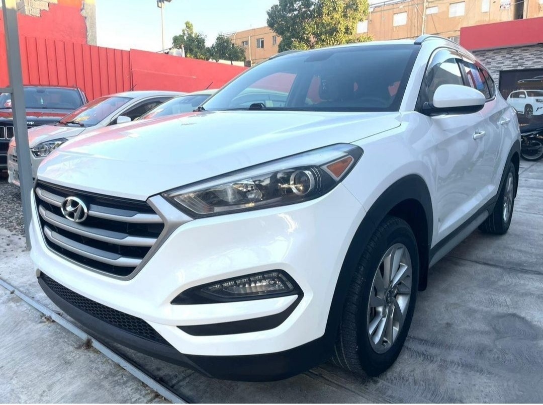 jeepetas y camionetas - 2018 Hyundai Tucson SEL 4x4  5