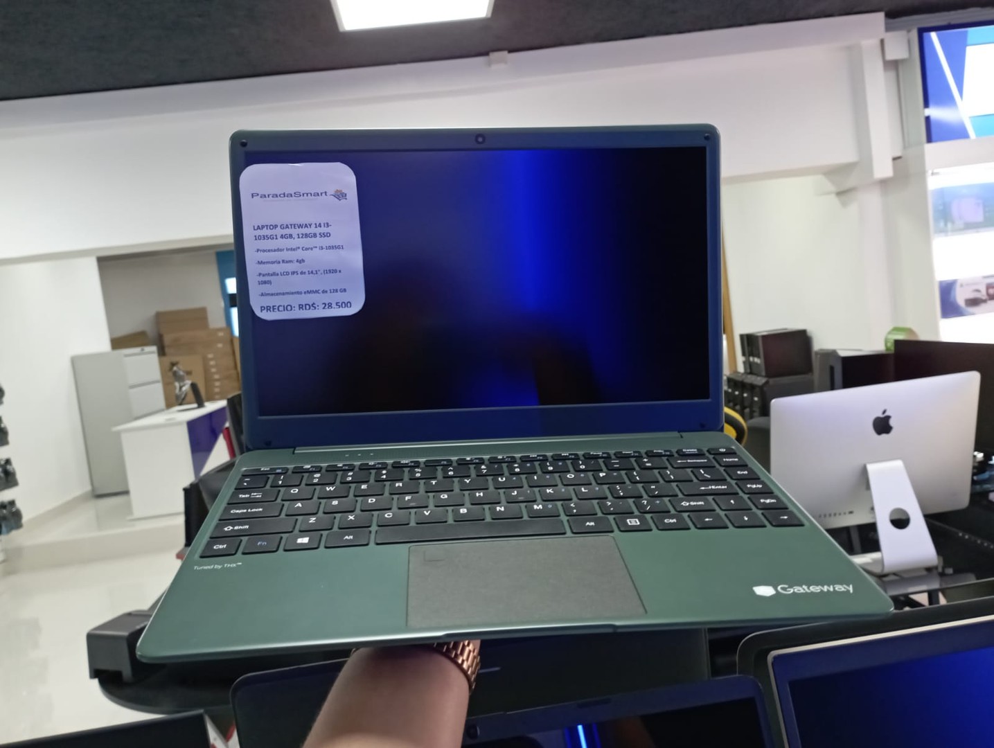 computadoras y laptops - Laptop Gateway 14.1" FHD Ultra Slim Notebook - Intel Core™ i3-1115G4