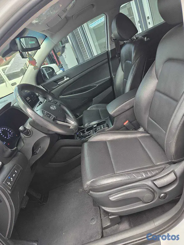 jeepetas y camionetas - HYUNDAI TUCSON 2020 BLANCO DIESEL 12