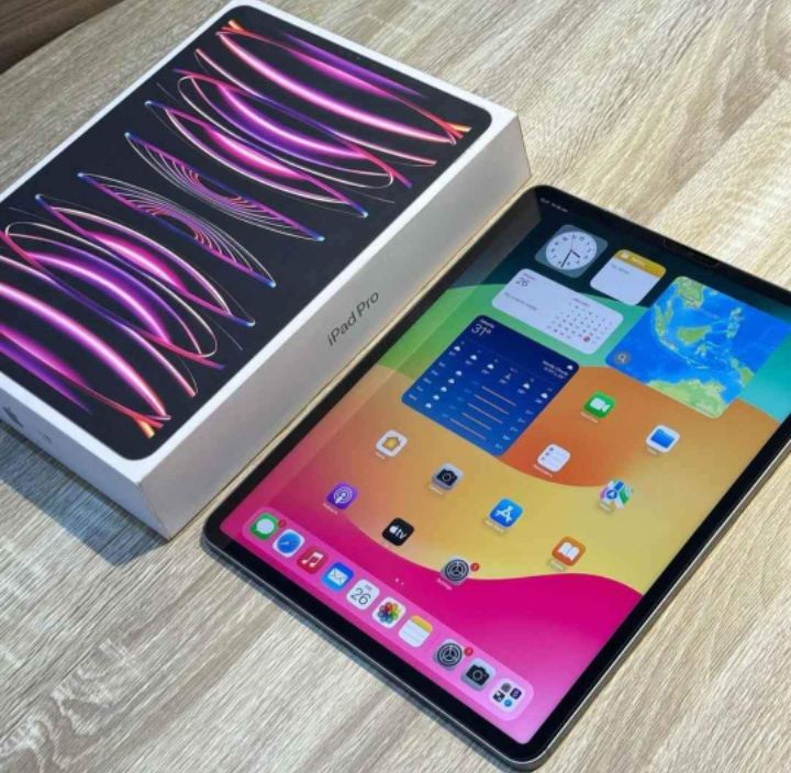 computadoras y laptops - Apple iPad Pro 2022 pant 12,9", Chip M2, 6th Gen, 1TB SSD, Cámara 12 Mp, Nueva