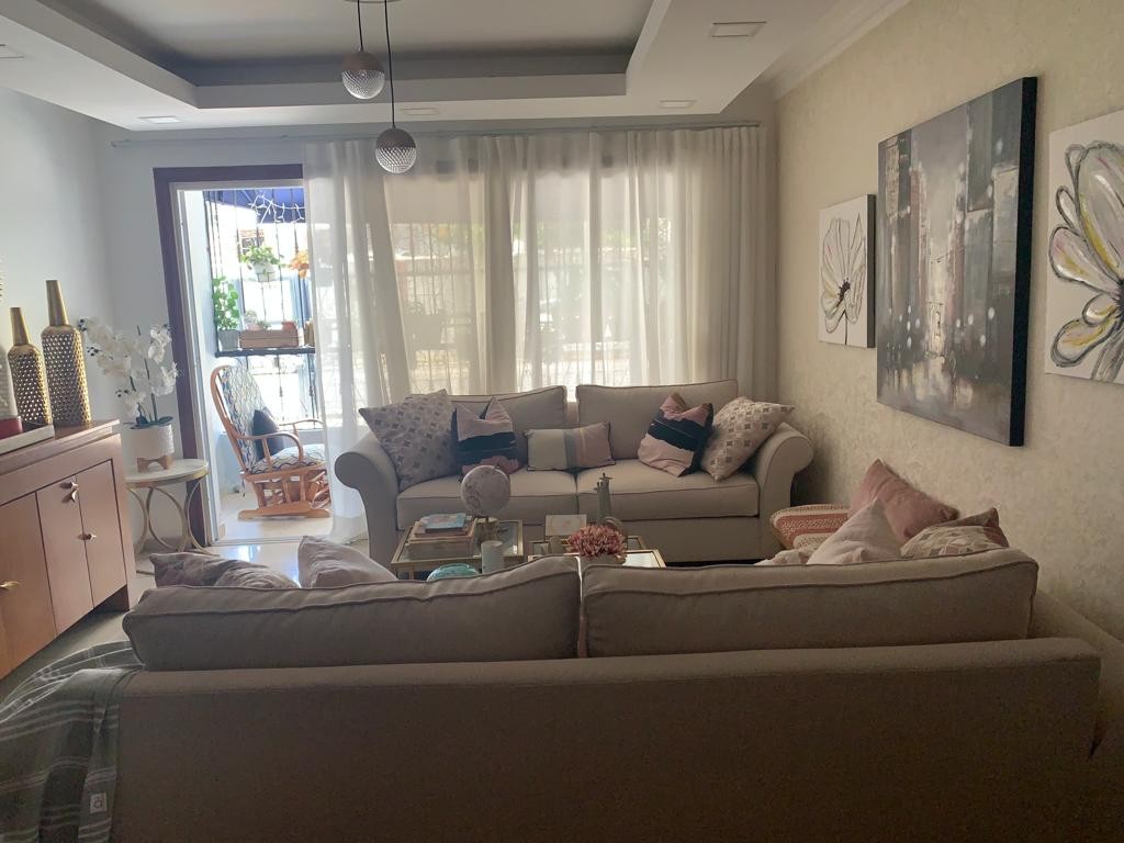 apartamentos - Apartamento en venta en Primer nivel en Mirador Norte el cual Cuenta.U$220.000