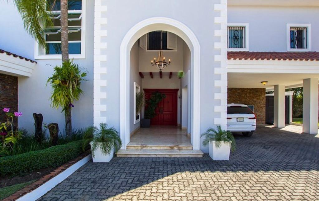 casas - Casa Tipo Mansion en Cuesta hermosa  9