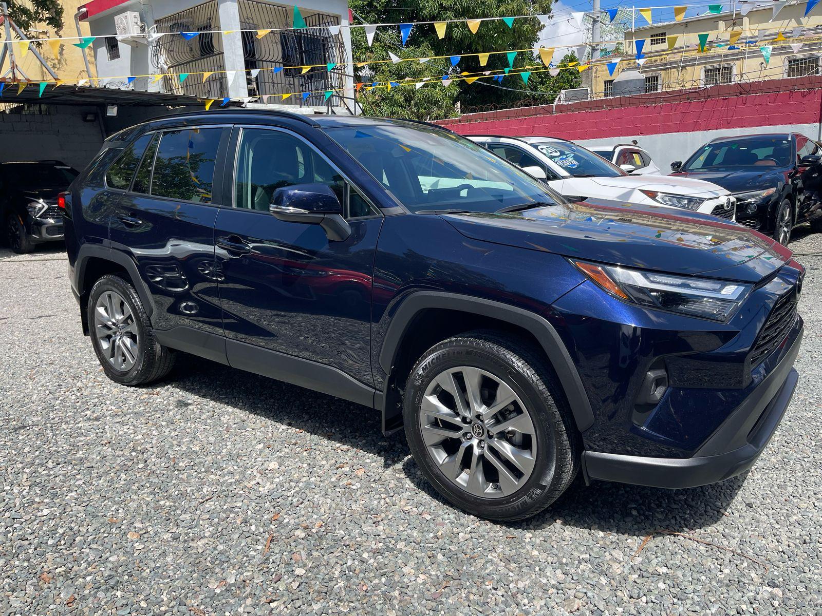 jeepetas y camionetas - Toyota Rav4 XLE PREMIUM 2022 Recien Importada