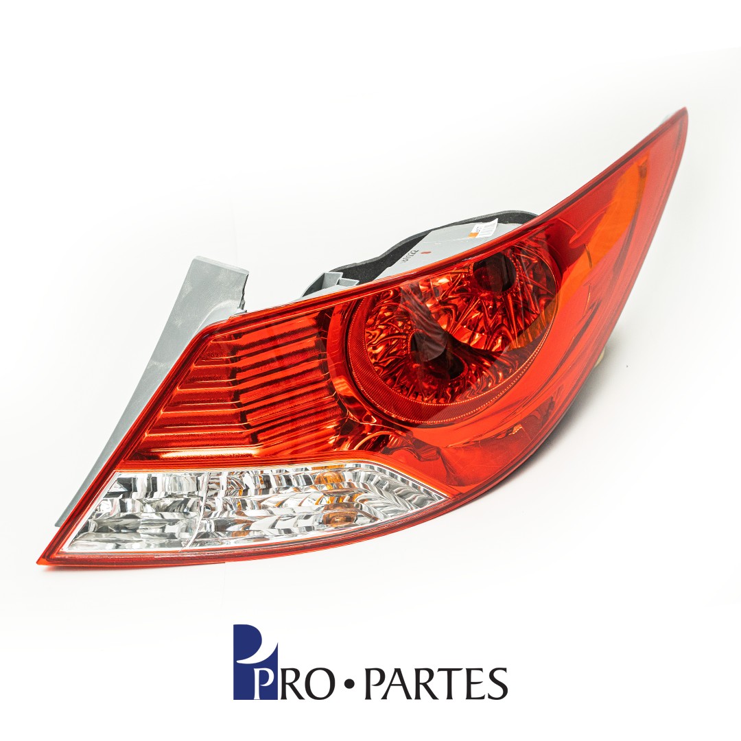 repuestos - HYUNDAI ACCENT FAROL TRASERO RH '11-'15 (1R030)